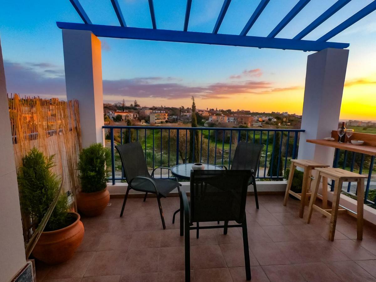Ron'S Pergola Apartment Пафос Экстерьер фото