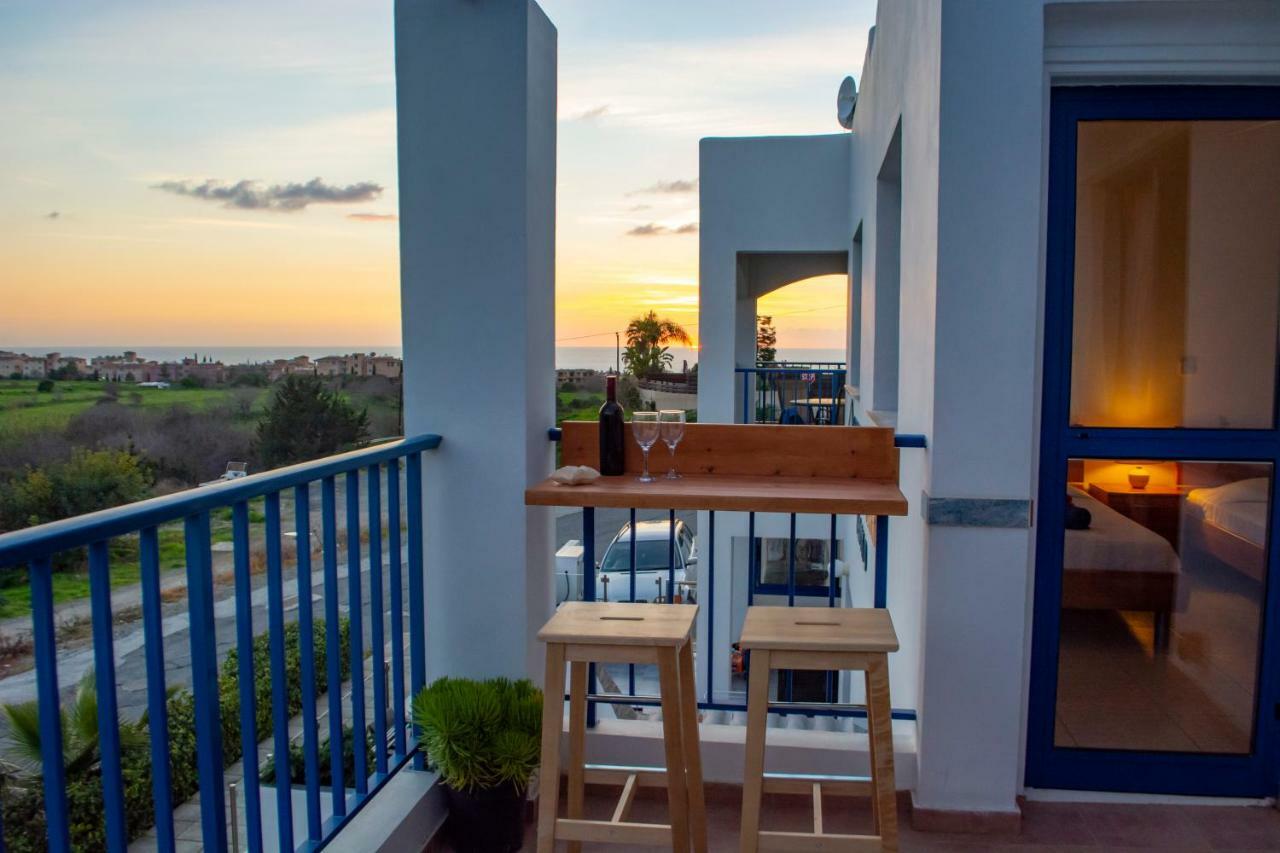 Ron'S Pergola Apartment Пафос Экстерьер фото